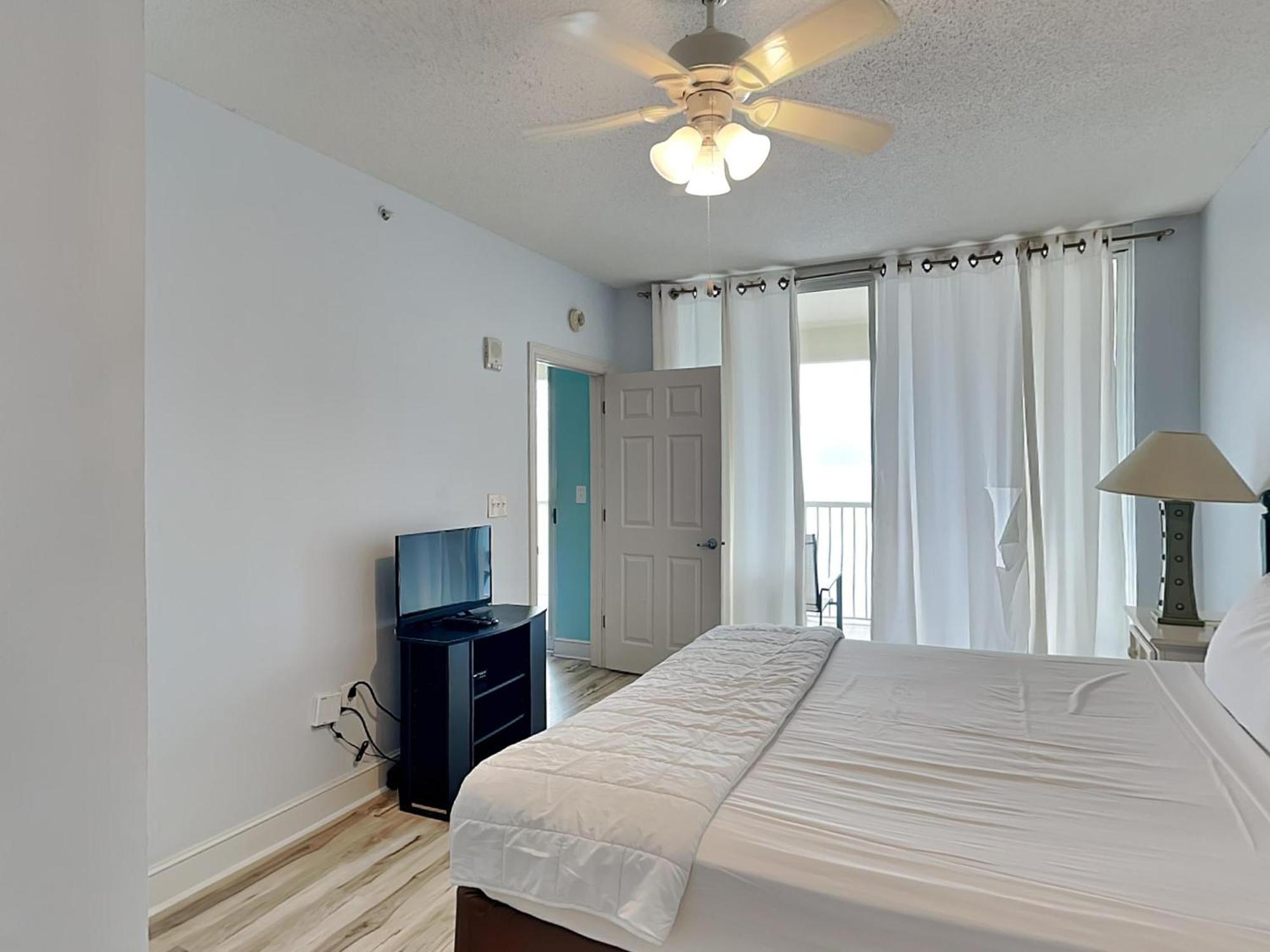 Apartment Majestic Towers Ii 1106